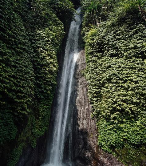 Unslapsh- Waterfall